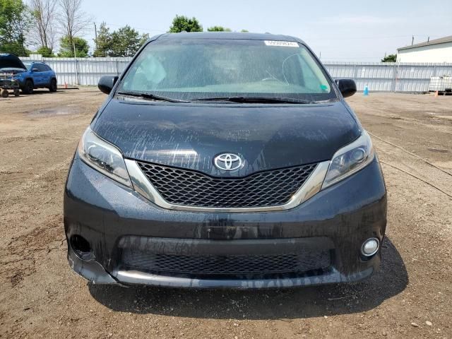 2017 Toyota Sienna SE