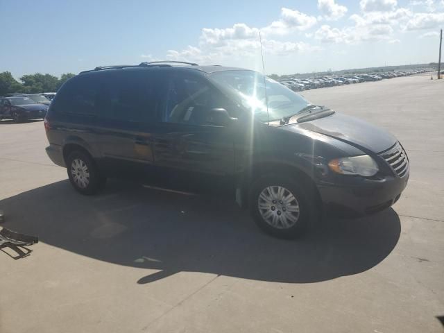 2007 Chrysler Town & Country LX