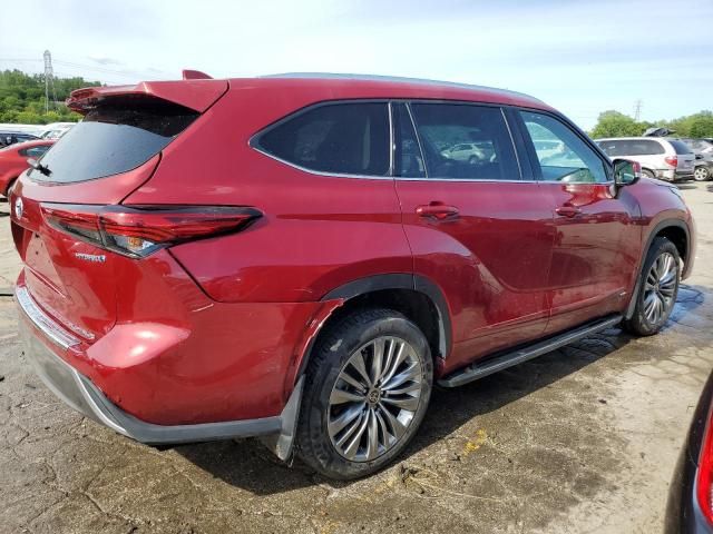 2022 Toyota Highlander Hybrid Platinum