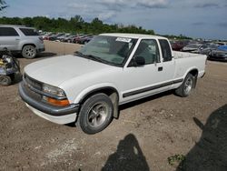 Salvage trucks for sale at Des Moines, IA auction: 2000 Chevrolet S Truck S10