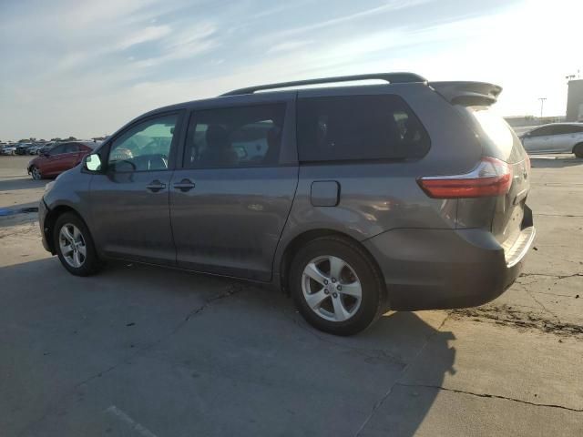 2017 Toyota Sienna LE