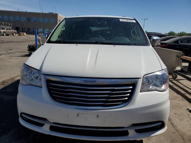 2014 Chrysler Town & Country Touring L