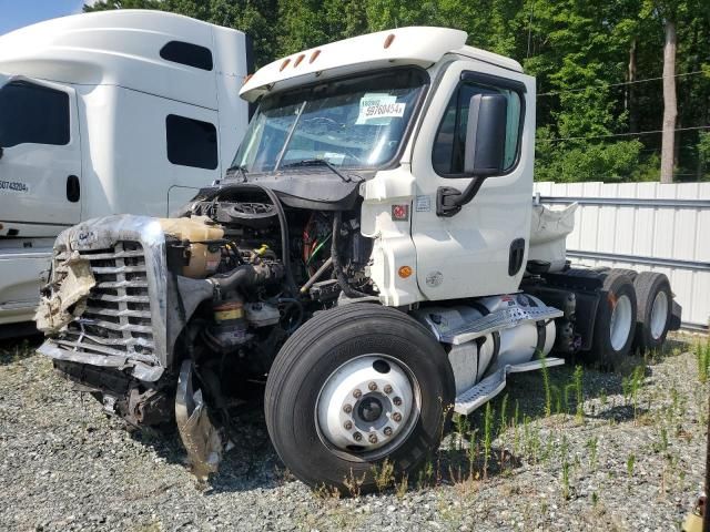 2018 Freightliner Cascadia 125