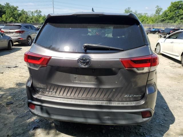 2017 Toyota Highlander SE