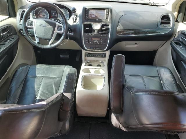 2011 Chrysler Town & Country Limited