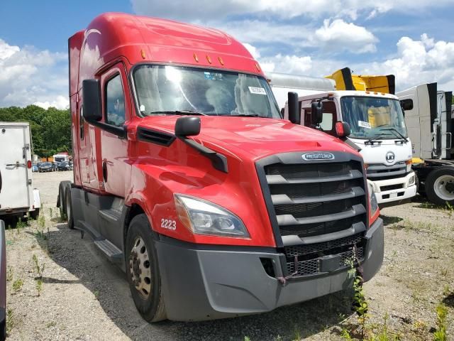 2019 Freightliner Cascadia 126