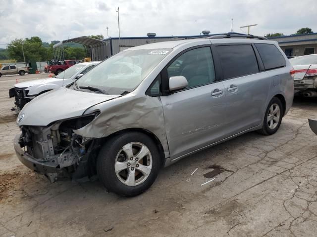 2013 Toyota Sienna LE