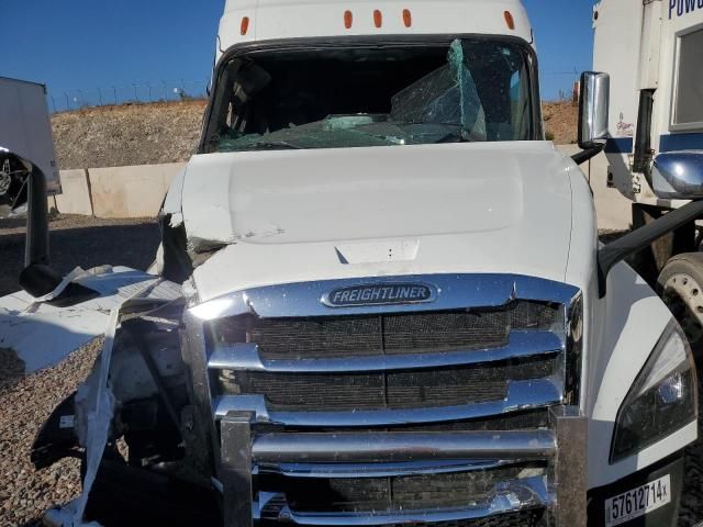 2019 Freightliner Cascadia 126