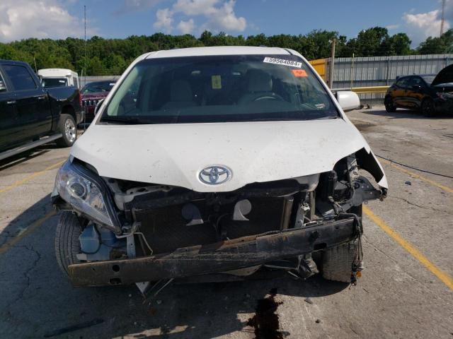 2013 Toyota Sienna LE