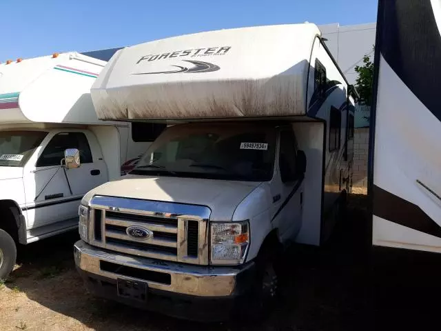 2021 Ford Econoline E350 Super Duty Cutaway Van