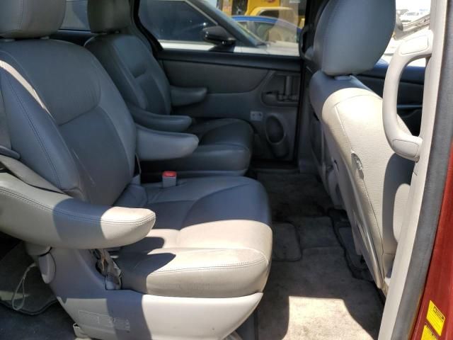 2010 Toyota Sienna CE