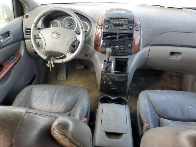 2005 Toyota Sienna XLE