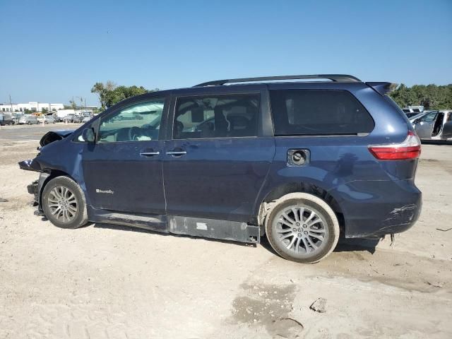 2018 Toyota Sienna XLE