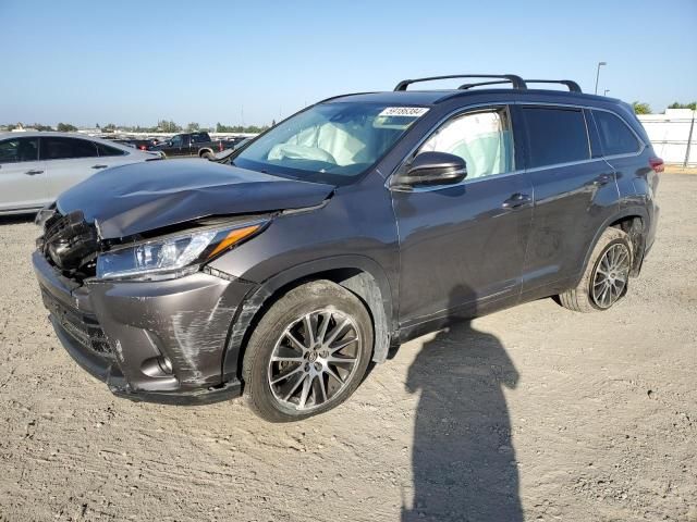 2017 Toyota Highlander SE