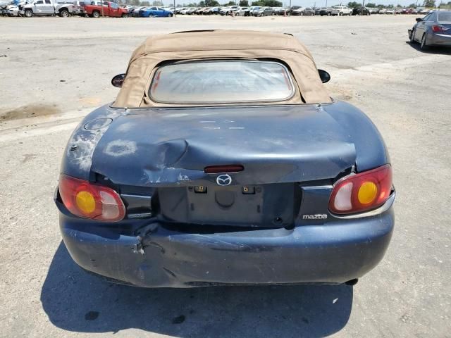 2000 Mazda MX-5 Miata Base