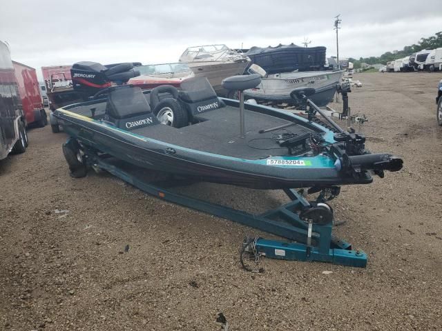 2000 Champion Boat