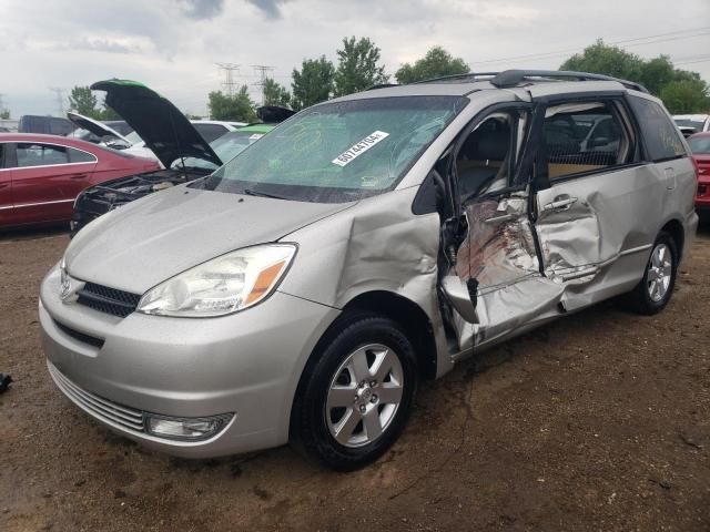 2004 Toyota Sienna XLE