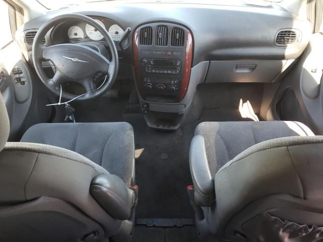 2006 Chrysler Town & Country LX