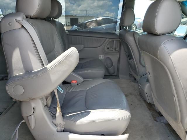 2005 Toyota Sienna XLE