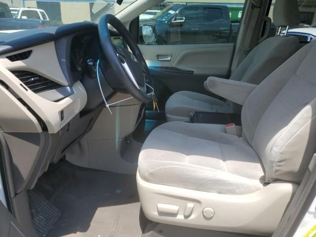 2017 Toyota Sienna LE