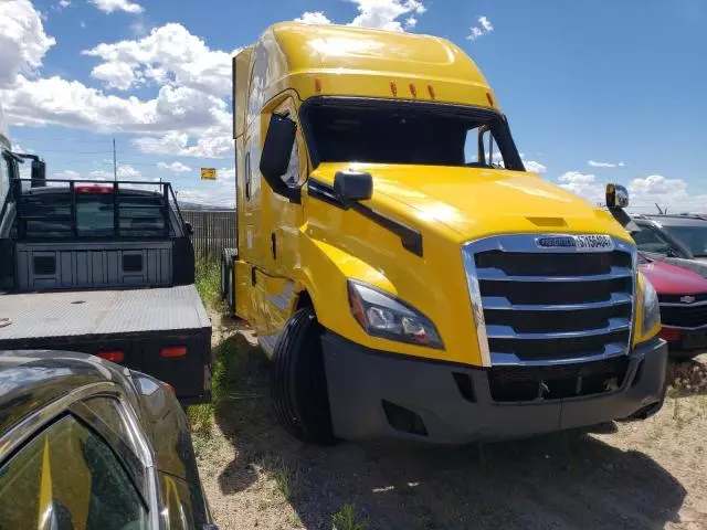 2019 Freightliner Cascadia 126