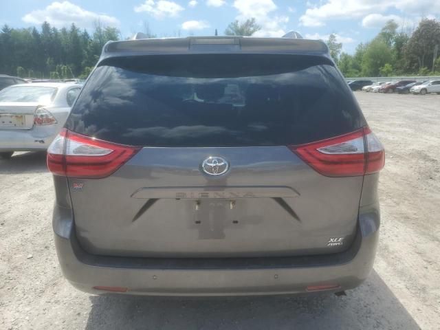 2018 Toyota Sienna XLE