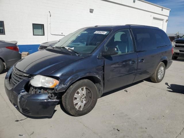 2007 Chrysler Town & Country LX