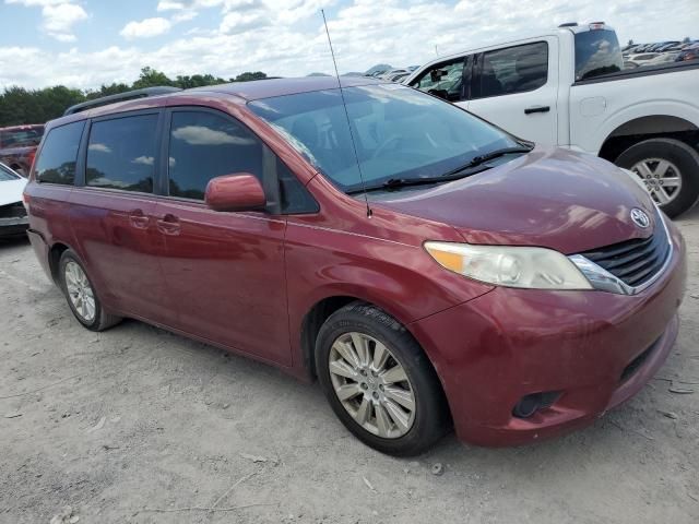 2013 Toyota Sienna LE