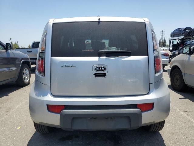 2010 KIA Soul +