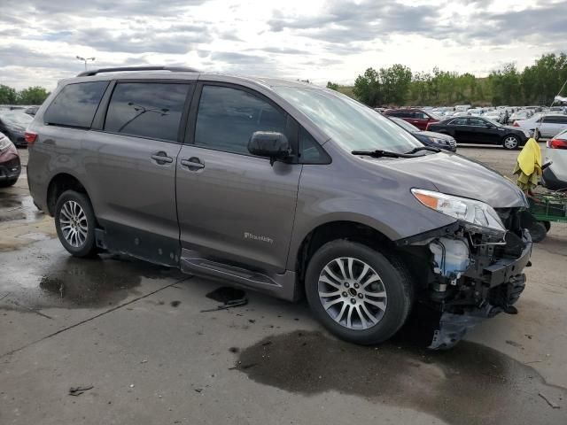 2020 Toyota Sienna LE