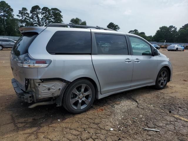 2015 Toyota Sienna Sport