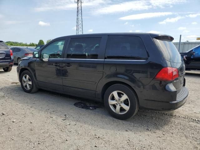 2010 Volkswagen Routan SE