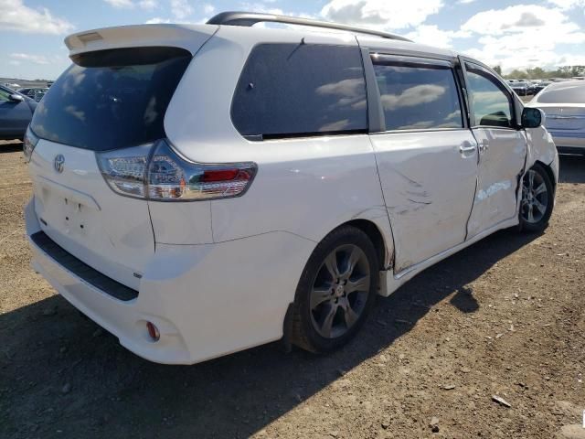 2015 Toyota Sienna Sport