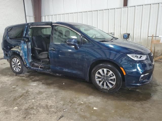 2022 Chrysler Pacifica Hybrid Touring L