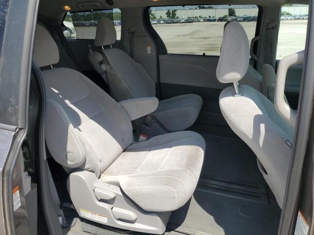 2015 Toyota Sienna LE