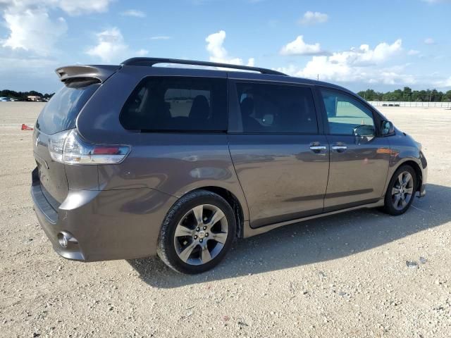 2013 Toyota Sienna Sport