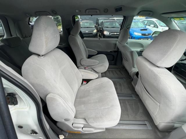 2013 Toyota Sienna LE