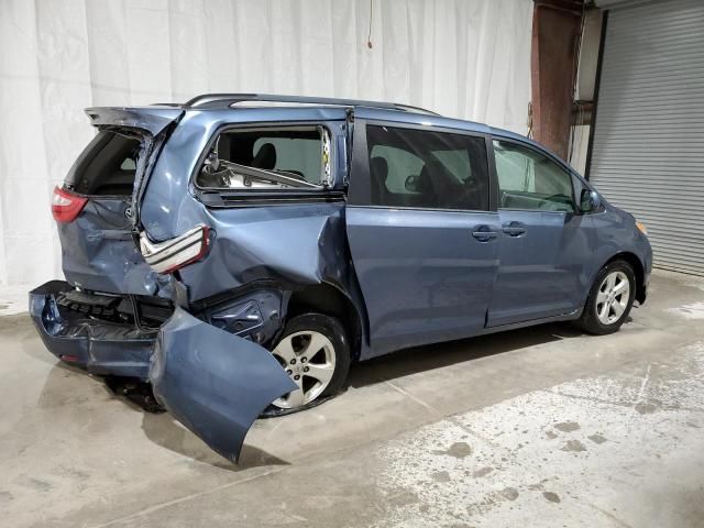 2015 Toyota Sienna LE