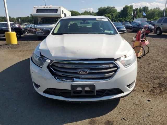 2014 Ford Taurus SE