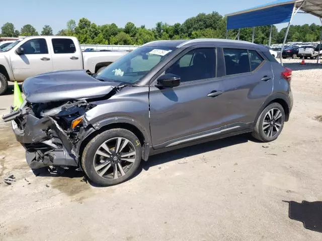 2020 Nissan Kicks SR