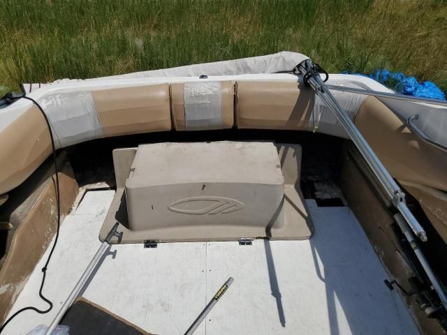 2000 Maxum Boat