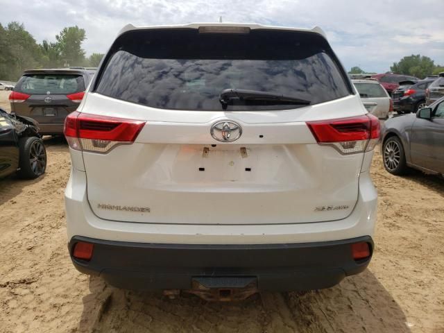 2017 Toyota Highlander SE