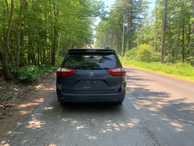 2016 Toyota Sienna LE