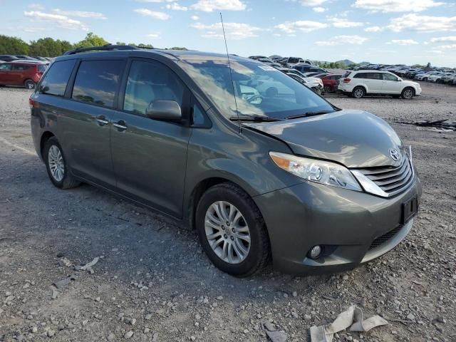 2013 Toyota Sienna XLE