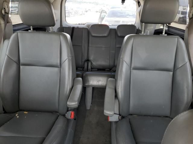 2010 Volkswagen Routan SE