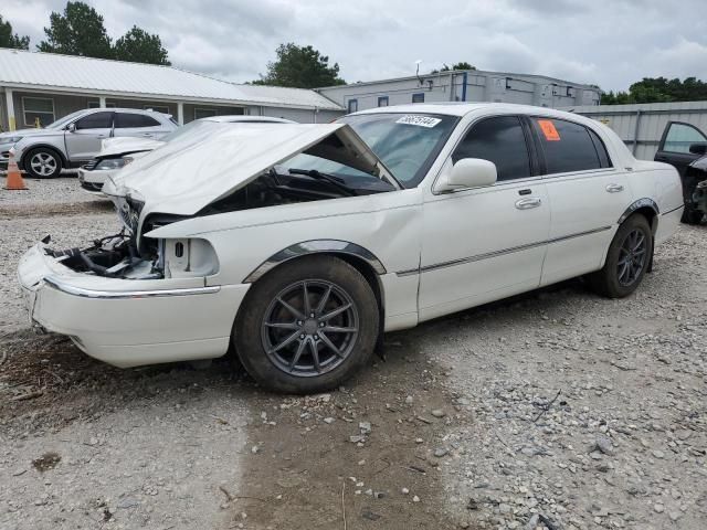 2006 Lincoln Town Car Signature Limited