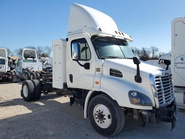 2015 Freightliner Cascadia 113