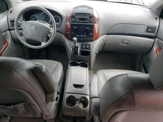 2004 Toyota Sienna XLE