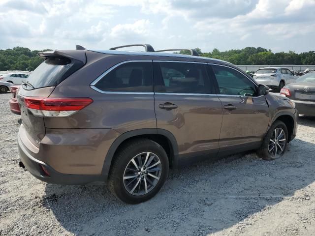 2019 Toyota Highlander SE