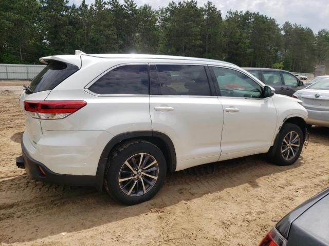 2017 Toyota Highlander SE